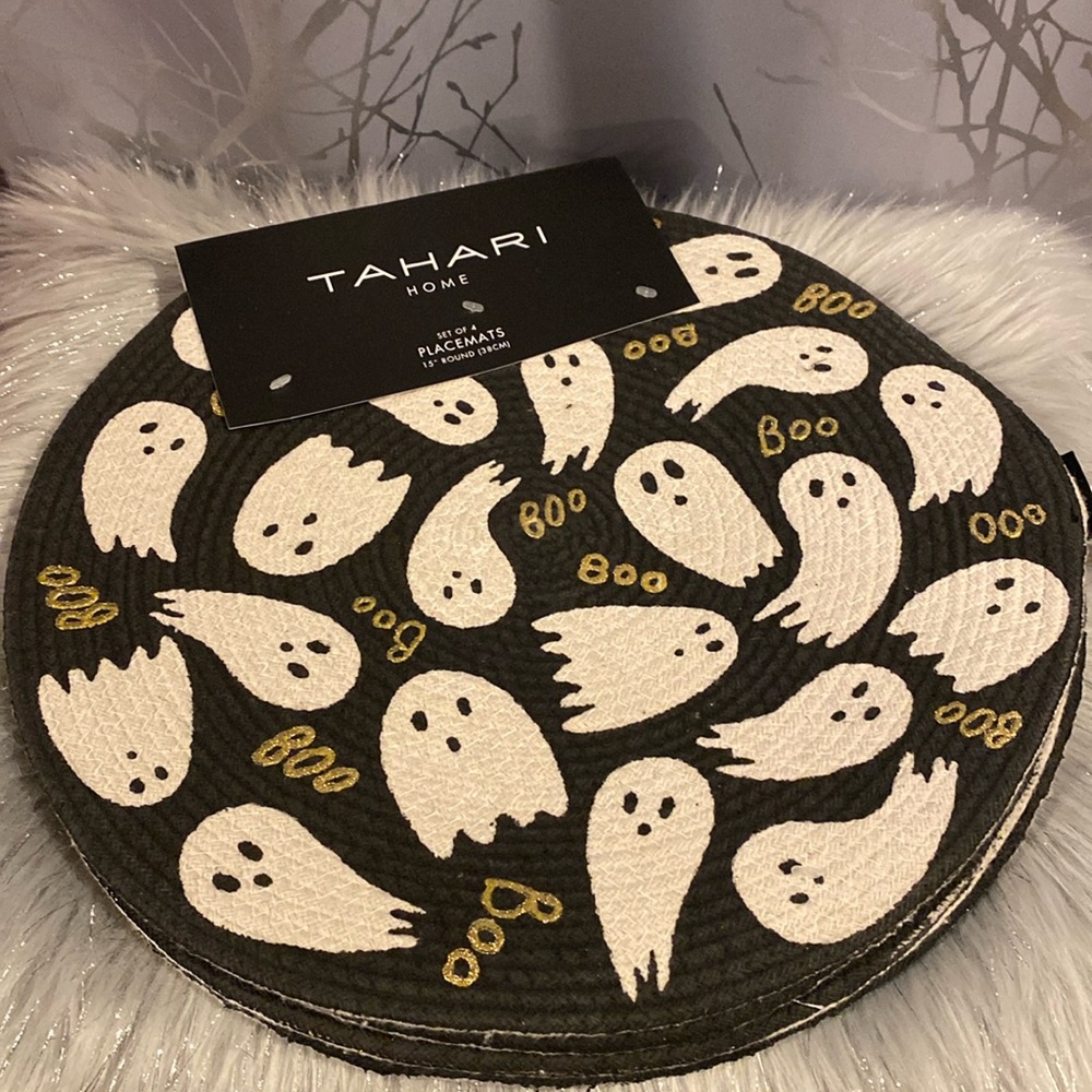 BNWT TAHARI 4 Piece Ghosts Halloween Placemat Set